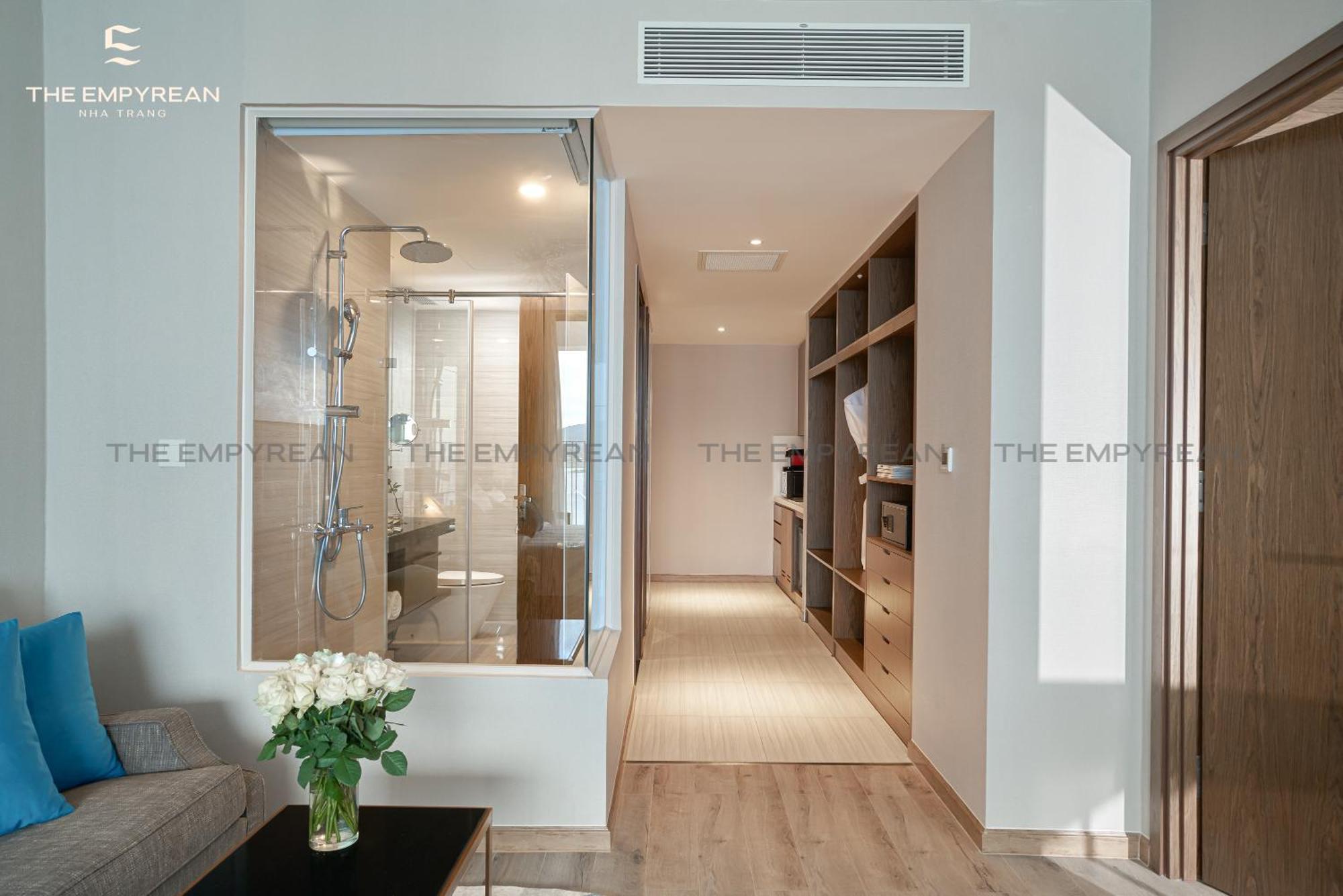 ホテル The Empyrean ニャチャン 部屋 写真